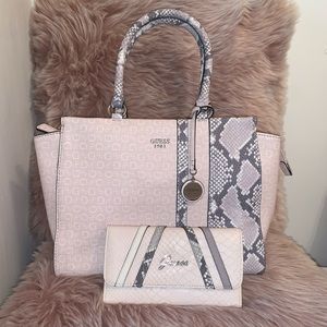 Guess Purse & wallet